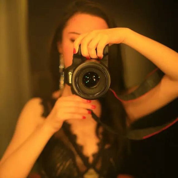 Meet your Posher, Ivy - Picture 1 of 8